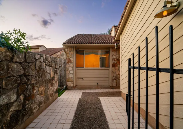 Photo 3 of Townhouse for sale at 8400 Alta Verde Dr, Austin, TX 78759 | MLS# 1130054 | Listing updated on 2026-10-28