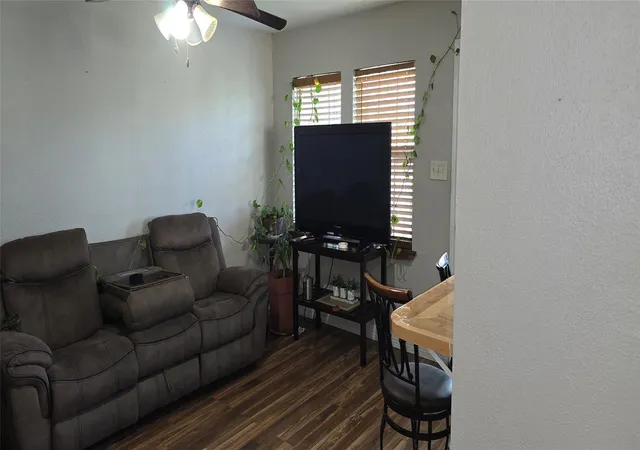 Photo 4 of Single family home for sale at 6002 Fairway St, Austin, TX 78741 | MLS# 3099851 | Listing updated on 2026-10-21