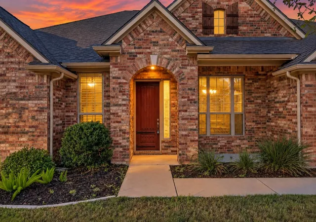 Photo 1 of Single family home for sale at 165 Lady Bird Ln, Georgetown, TX 78628 | MLS# 3256726 | Listing updated on 2026-10-29