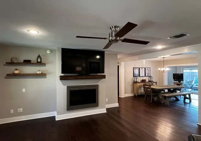 Photo 3 of Single family home for sale at 310 Buckeye Trl, La Grange, TX 78945 | MLS# 2560615 | Listing updated on 2026-10-21