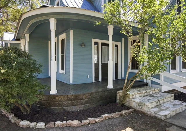 Photo 3 of Single family home for sale at 710 Gresham St, Smithville, TX 78957 | MLS# 4982751 | Listing updated on 2026-10-28
