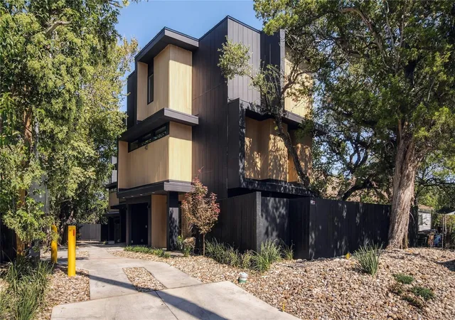 Photo 2 of Single family home for sale at 1002 W Johanna St #1, Austin, TX 78704 | MLS# 2041562 | Listing updated on 2026-10-29