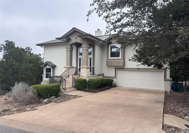 Photo 2 of Single family home for sale at 501 Lakeland Cir, Lago Vista, TX 78645 | MLS# 5833992 | Listing updated on 2026-10-24