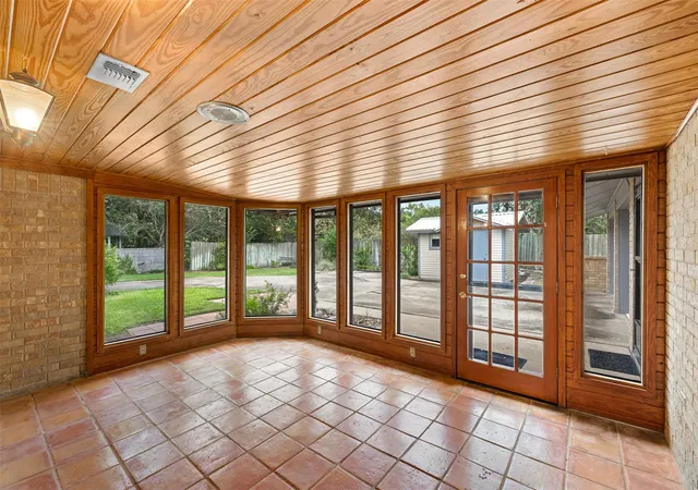 Photo 4 of Single family home for sale at 713 Sarah Jo St, La Grange, TX 78945 | MLS# 5024393 | Listing updated on 2026-10-28
