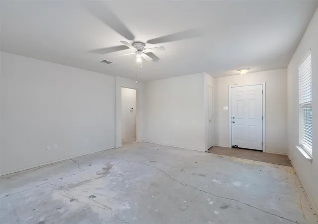 Photo 3 of Single family home for sale at 18320 Great Fls Dr, Manor, TX 78653 | MLS# 8621433 | Listing updated on 2026-10-27