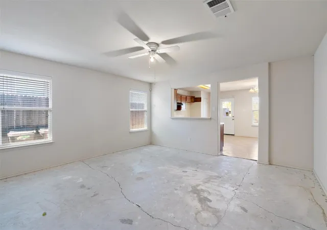 Photo 4 of Single family home for sale at 18320 Great Fls Dr, Manor, TX 78653 | MLS# 8621433 | Listing updated on 2026-10-27