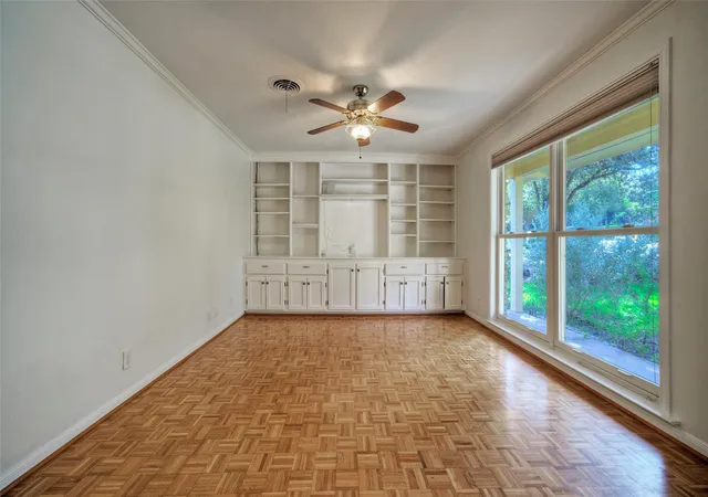 Photo 4 of Single family home for sale at 7 Inwood Cir, Austin, TX 78746 | MLS# 8067642 | Listing updated on 2026-10-25