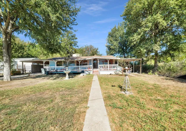 Manufactured home for sale at 206 Circle Dr, Buda, TX 78610 | MLS# 4533166