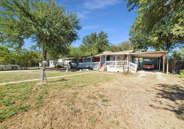 Photo 3 of Manufactured home for sale at 206 Circle Dr, Buda, TX 78610 | MLS# 4533166 | Listing updated on 2026-10-22