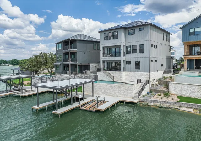 Photo 1 of Single family home for sale at 171 Pointview Dr, Marble Falls, TX 78654 | MLS# 9302727 | Listing updated on 2026-10-21