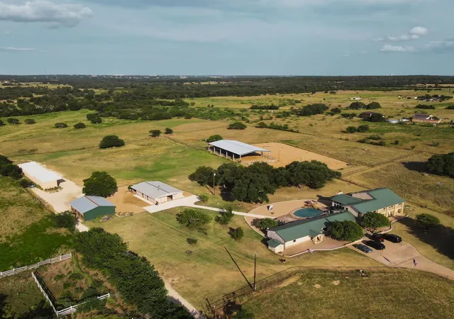Photo 1 of Mansion for sale at 3550 County Rd 245, Florence, TX 76527 | MLS# 2029581 | Listing updated on 2026-10-22