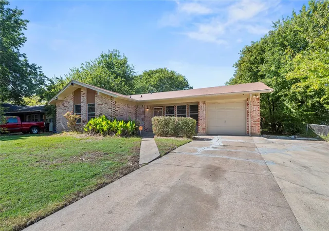 Photo 1 of Single family home for sale at 1819 Clarawood Dr, Killeen, TX 76549 | MLS# 8807991 | Listing updated on 2026-10-25