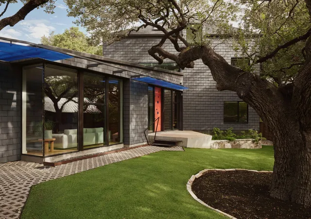 Photo 1 of Single family home for sale at 504 E Annie St, Austin, TX 78704 | MLS# 5986578 | Listing updated on 2026-10-27