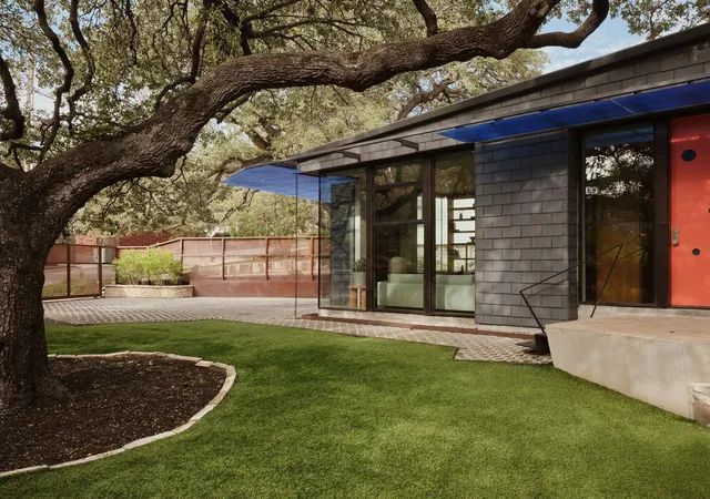 Photo 4 of Single family home for sale at 504 E Annie St, Austin, TX 78704 | MLS# 5986578 | Listing updated on 2026-10-27