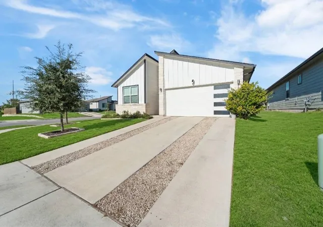Photo 1 of Single family home for sale at 13700 Zuhause Dr, Pflugerville, TX 78660 | MLS# 1527512 | Listing updated on 2026-10-29