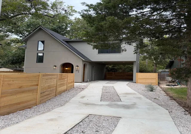 Photo 2 of Single family home for sale at 2805 East 4th St #2, Austin, TX 78702 | MLS# 9448558 | Listing updated on 2026-10-28