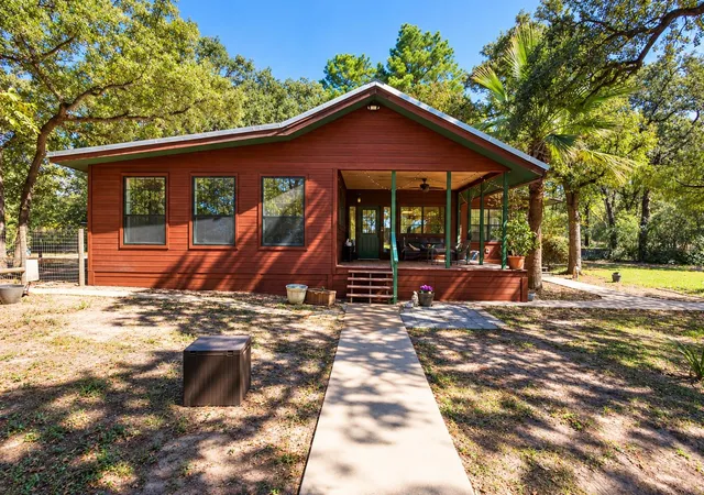 Photo 1 of Single family home for sale at 1142 Scenic Vw, Lexington, TX 78947 | MLS# 7540038 | Listing updated on 2026-10-27