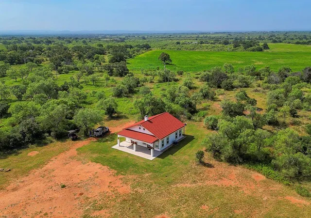 Photo 2 of House for sale at 9584 W State Hwy 71, Llano, TX 78643 | MLS# 3704062 | Listing updated on 2026-10-29