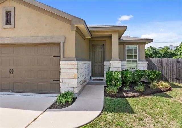 Single family home for sale at 417 Anacua Loop #6, Manchaca, TX 78652 | MLS# 2744858