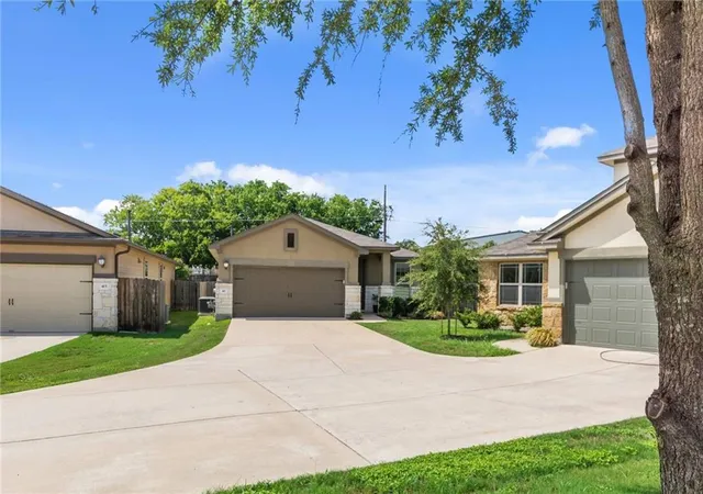 Photo 2 of Single family home for sale at 417 Anacua Loop #6, Manchaca, TX 78652 | MLS# 2744858 | Listing updated on 2026-10-28