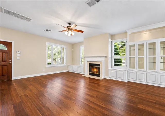 Photo 3 of Single family home for sale at 301 Leanne Dr, Georgetown, TX 78633 | MLS# 8948004 | Listing updated on 2026-10-25