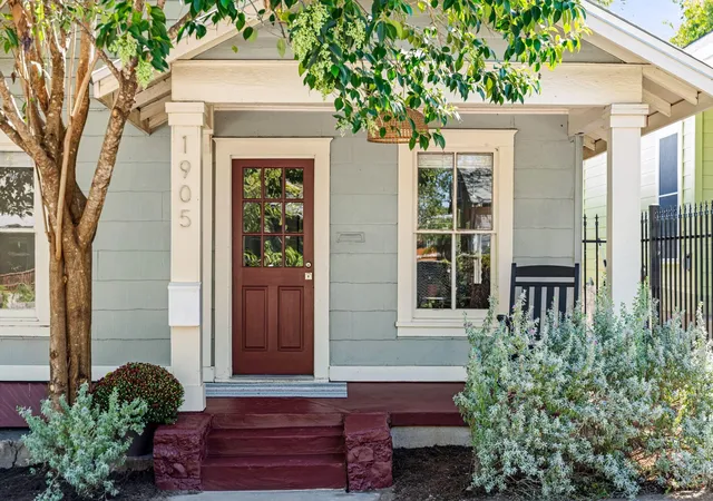 Photo 1 of Single family home for sale at 1905 E 18th Street, Austin, TX 78702 | MLS# 9172857 | Listing updated on 2026-10-28