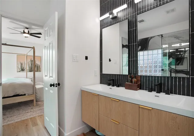 Photo 4 of Single family home for sale at 3305 Tavistock Dr, Austin, TX 78748 | MLS# 8807705 | Listing updated on 2026-10-24