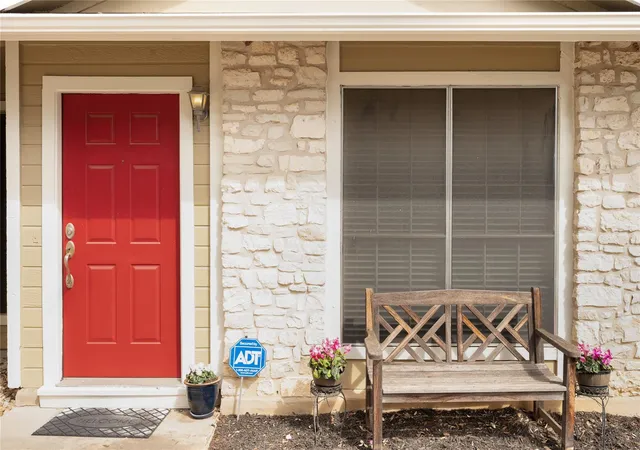Photo 1 of Single family home for sale at 4010 Alexandria Dr, Austin, TX 78749 | MLS# 1147274 | Listing updated on 2026-10-29