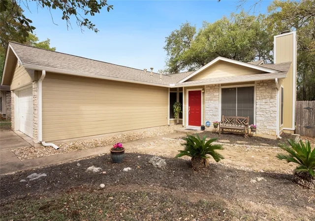 Photo 2 of Single family home for sale at 4010 Alexandria Dr, Austin, TX 78749 | MLS# 1147274 | Listing updated on 2026-10-29