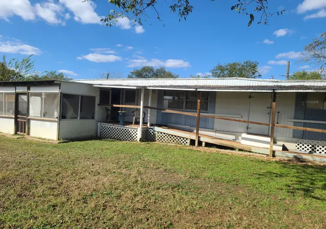 Photo 1 of Manufactured home for sale at 813 Hale St, Lexington, TX 78947 | MLS# 7631644 | Listing updated on 2026-10-22