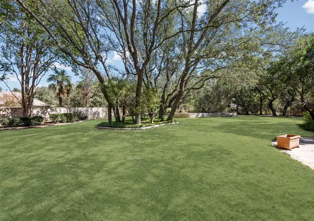 Photo 4 of Single family home for sale at 106 Costa Bella Cv, Austin, TX 78734 | MLS# 2096289 | Listing updated on 2026-10-23