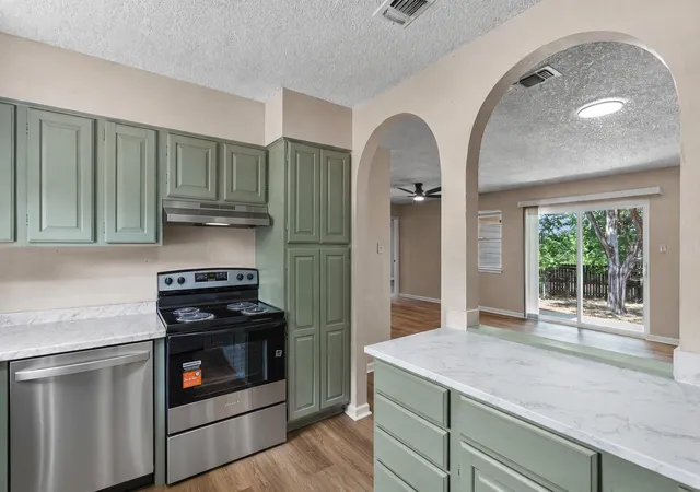 Photo 2 of Single family home for sale at 1000 Indiana St, San Marcos, TX 78666 | MLS# 6779791 | Listing updated on 2026-10-27