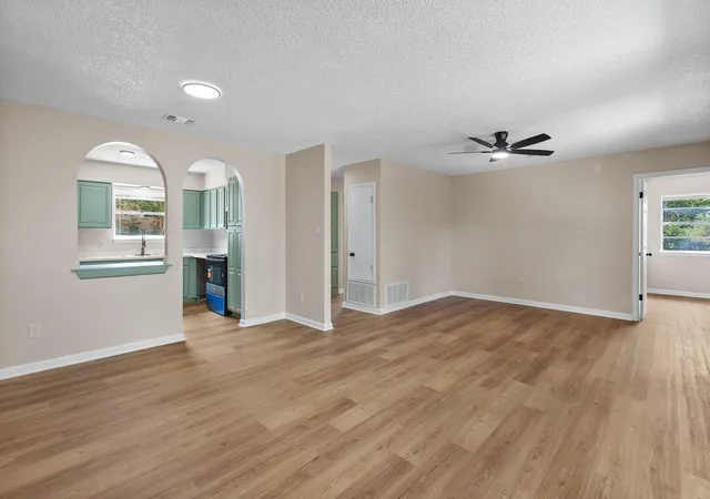 Photo 4 of Single family home for sale at 1000 Indiana St, San Marcos, TX 78666 | MLS# 6779791 | Listing updated on 2026-10-27