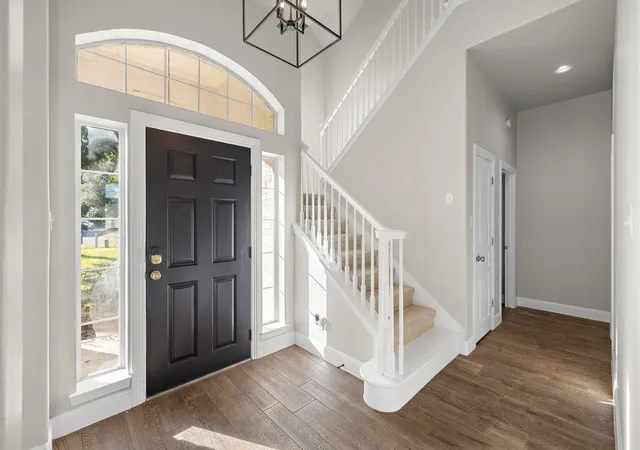 Photo 2 of Single family home for sale at 6 Wooded Way, Round Rock, TX 78664 | MLS# 2628261 | Listing updated on 2026-10-29