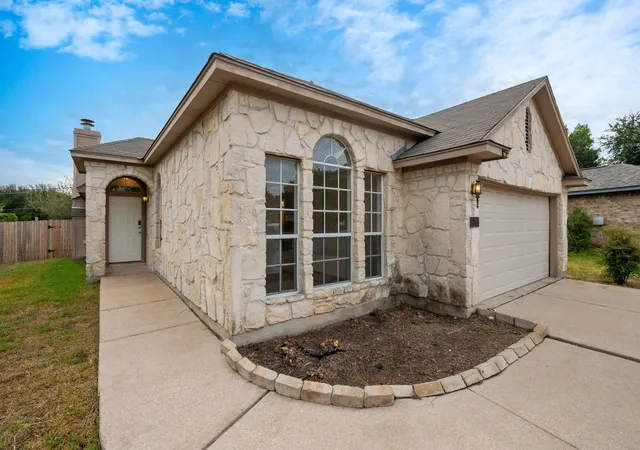 Photo 3 of Single family home for sale at 2800 Single Tr Ct, Austin, TX 78728 | MLS# 8119573 | Listing updated on 2026-10-24