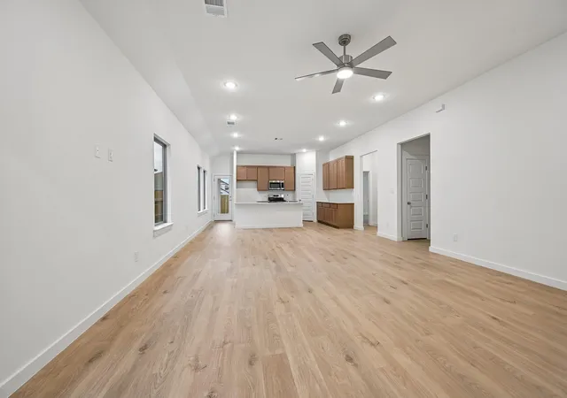 Photo 4 of Single family home for sale at 1113 Ramo Pine Dr, Huffman, TX 77336 | MLS# 2032801 | Listing updated on 2026-10-23