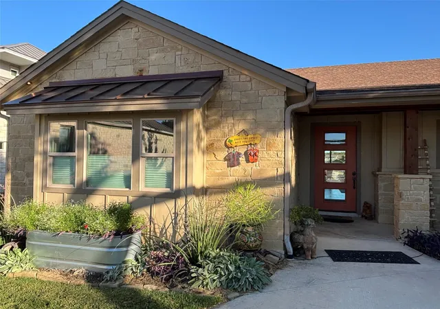 Photo 3 of Single family home for sale at 131 Primera Ct, Burnet, TX 78611 | MLS# 9462322 | Listing updated on 2026-10-23