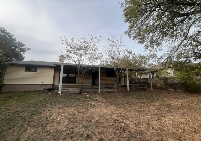 Photo 4 of Sale Pending at 1900 Klattenhoff Dr, Austin, TX 78728 | MLS# 7803221 | Listing updated on 2026-10-28