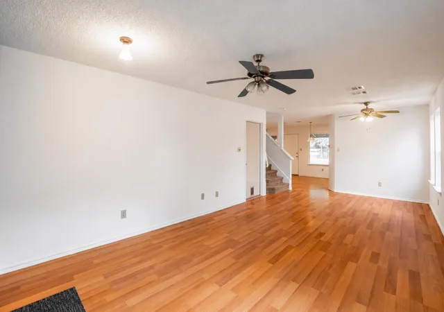 Photo 4 of Single family home for sale at 806 Cactus Bnd Dr, Pflugerville, TX 78660 | MLS# 4797830 | Listing updated on 2026-10-28