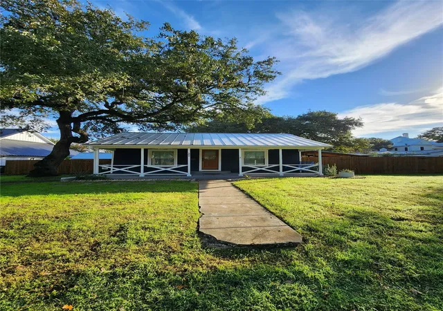 Photo 2 of Single family home for sale at 506 S Church St, Lockhart, TX 78644 | MLS# 3696647 | Listing updated on 2026-10-23
