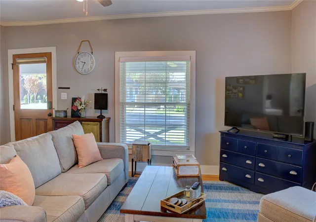Photo 3 of Single family home for sale at 506 S Church St, Lockhart, TX 78644 | MLS# 3696647 | Listing updated on 2026-10-23