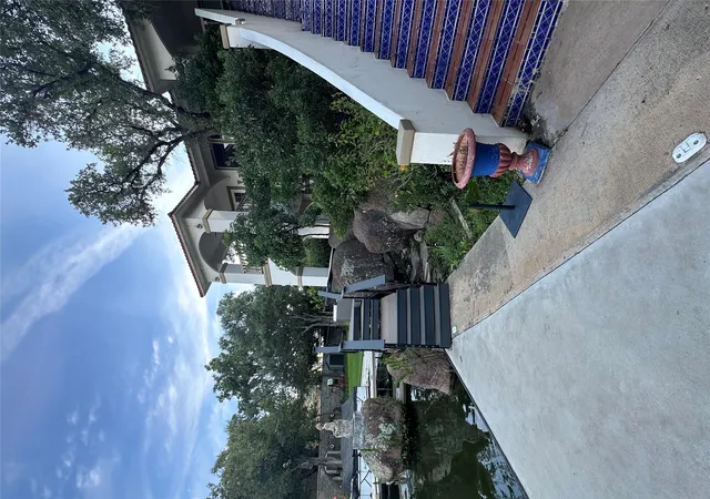 Photo 4 of Single family home for sale at 327 Elm Lodge Dr, Kingsland, TX 78639 | MLS# 4933366 | Listing updated on 2026-10-26