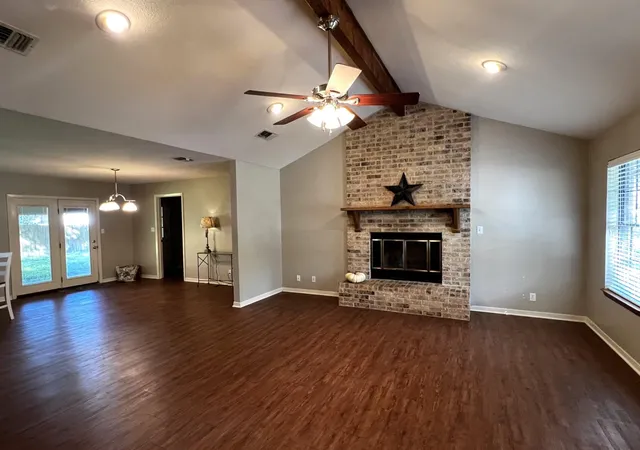 Photo 1 of Single family home for sale at 420 Jackson St, La Grange, TX 78945 | MLS# 3238009 | Listing updated on 2026-10-23