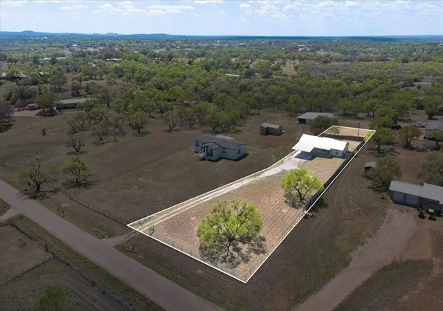 Photo 2 of Single family home for sale at 243 E Flag Crk Ranch Rd, Llano, TX 78643 | MLS# 1797753 | Listing updated on 2026-10-23