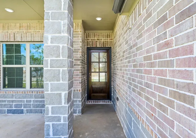 Photo 4 of Single family home for sale at 31118 Rena Coast Dr, Huffman, TX 77336 | MLS# 2182850 | Listing updated on 2026-10-27