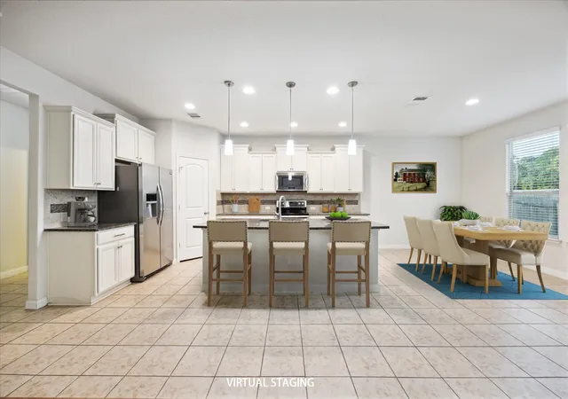 Listing Photo 5 - Condo for sale in building located at 10605 Portico Ln, Austin, TX 78748