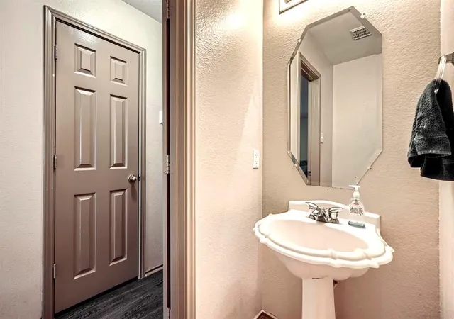 Photo 4 of Single family home for sale at 1900 Jesse Owens Dr, Austin, TX 78748 | MLS# 8889760 | Listing updated on 2026-10-24
