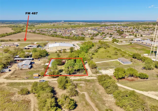 Photo 1 of Single family home for sale at 570 County Rd 306, Jarrell, TX 76537 | MLS# 2129405 | Listing updated on 2026-10-27