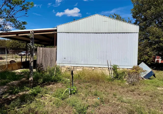 Photo 2 of Single family home for sale at 570 County Rd 306, Jarrell, TX 76537 | MLS# 2129405 | Listing updated on 2026-10-27