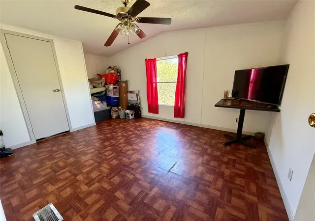 Photo 3 of Single family home for sale at 570 County Rd 306, Jarrell, TX 76537 | MLS# 2129405 | Listing updated on 2026-10-27
